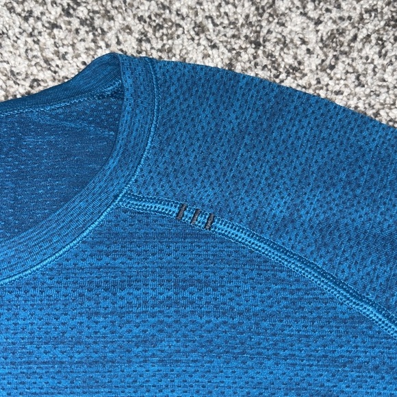 Lululemon Metal Vent Tech Long Sleeve in Poseidon / Amalfi Blue - Picture 7 of 10